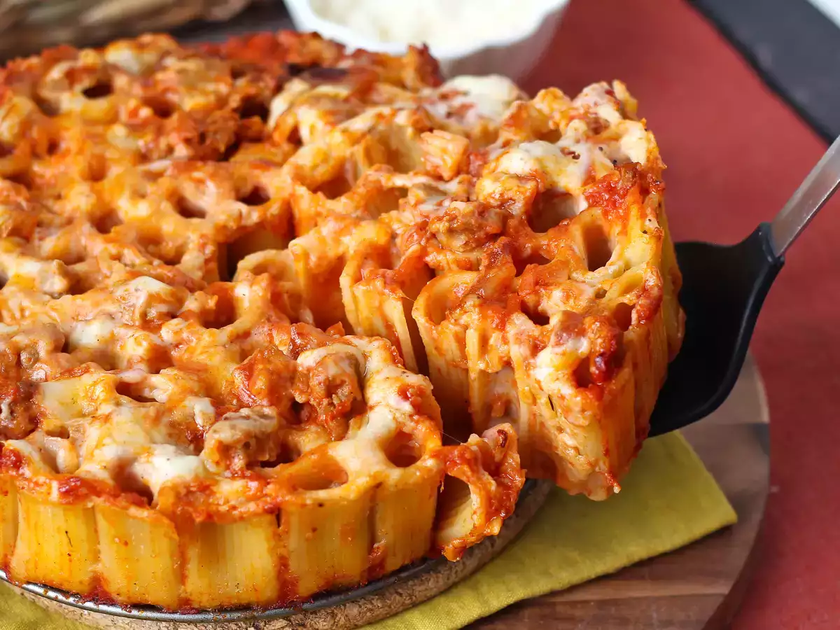 Ugnsbakad rigatoni-timbale med korv, bechamelsås och mozzarella - foto 7