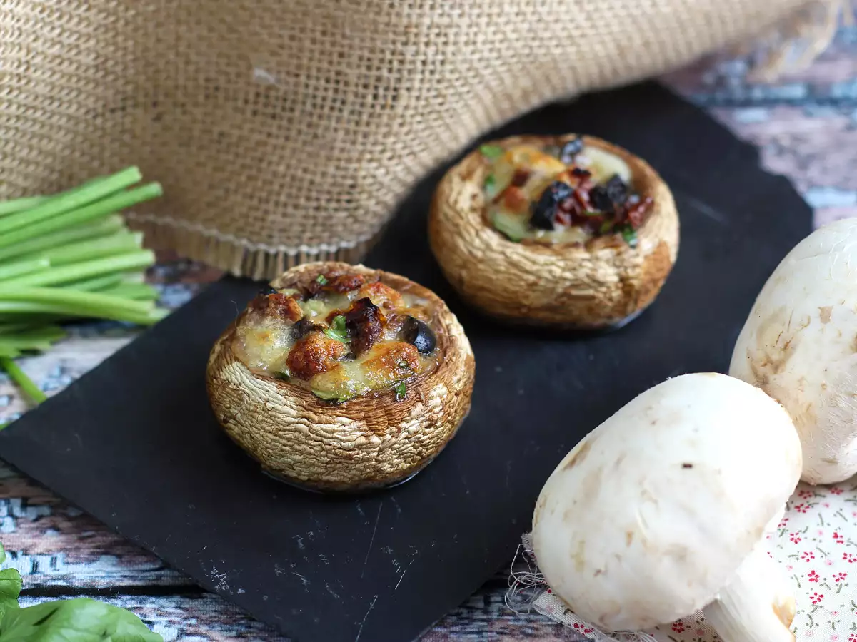Ugnsbakade fyllda champinjoner – perfekt till aperitif - foto 4