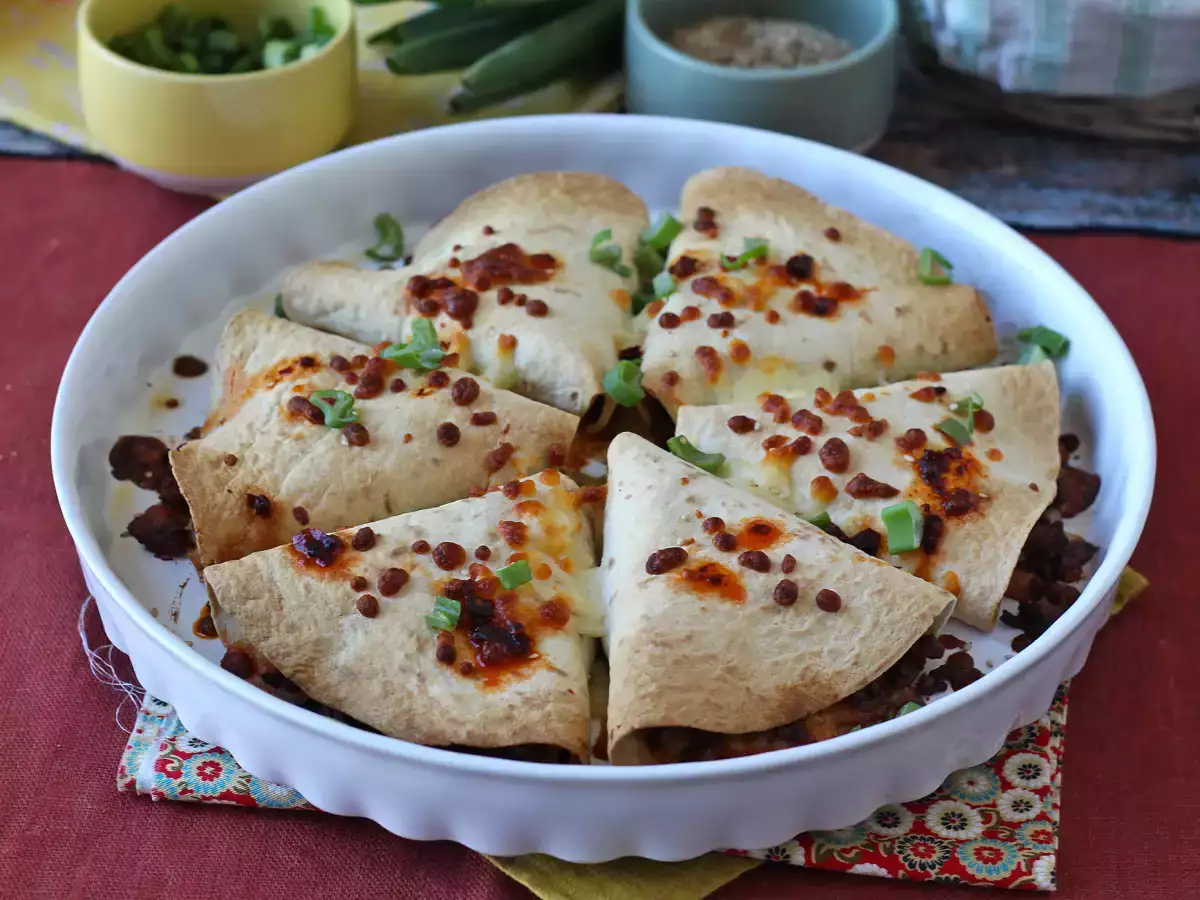 Ugnsbakade tortillatrianglar med kryddig nötfärs – quesadillas i ugn - foto 6
