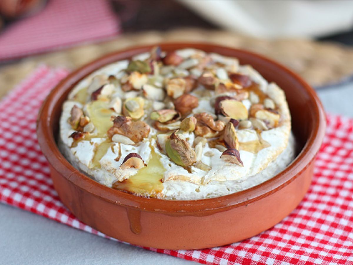 Ugnsrostad camembert med honung och valnötter - foto 2