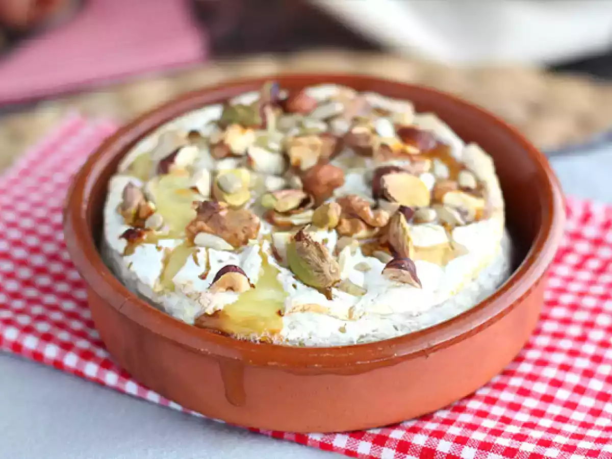 Ugnsrostad camembert med honung och valnötter - foto 2