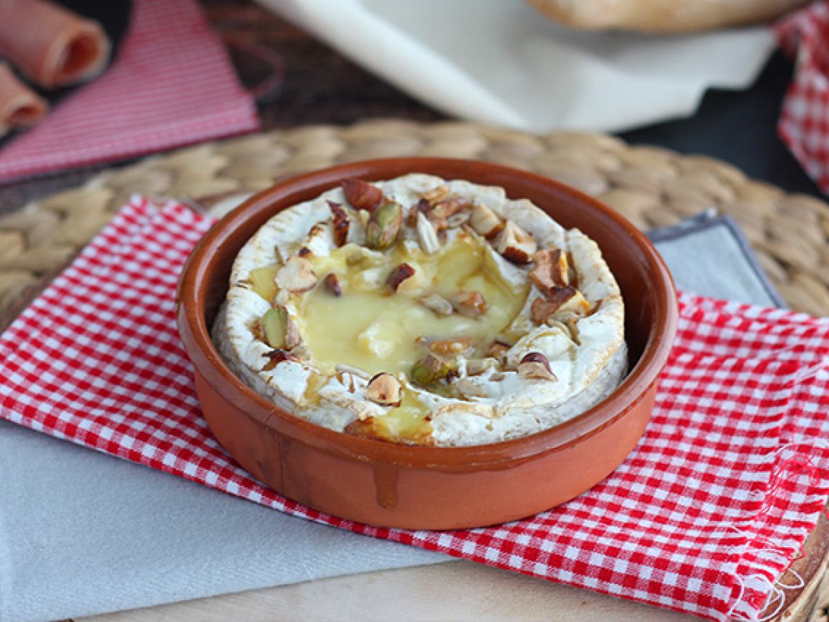 Ugnsrostad camembert med honung och valnötter - foto 3