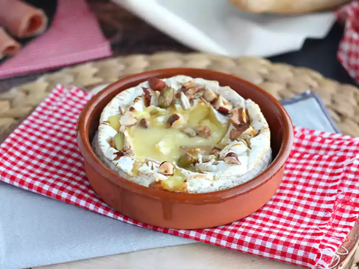 Ugnsrostad camembert med honung och valnötter - foto 3