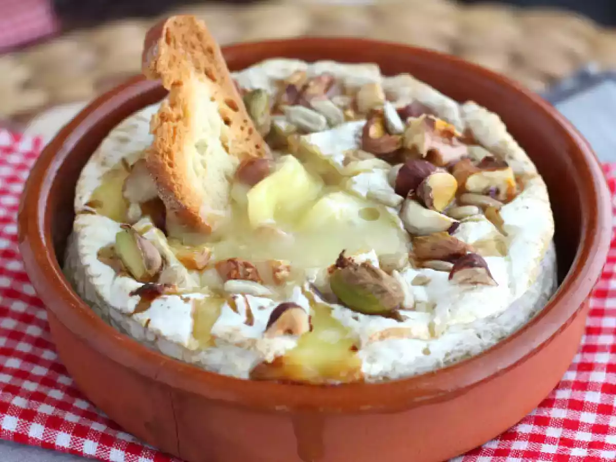 Ugnsrostad camembert med honung och valnötter - foto 4