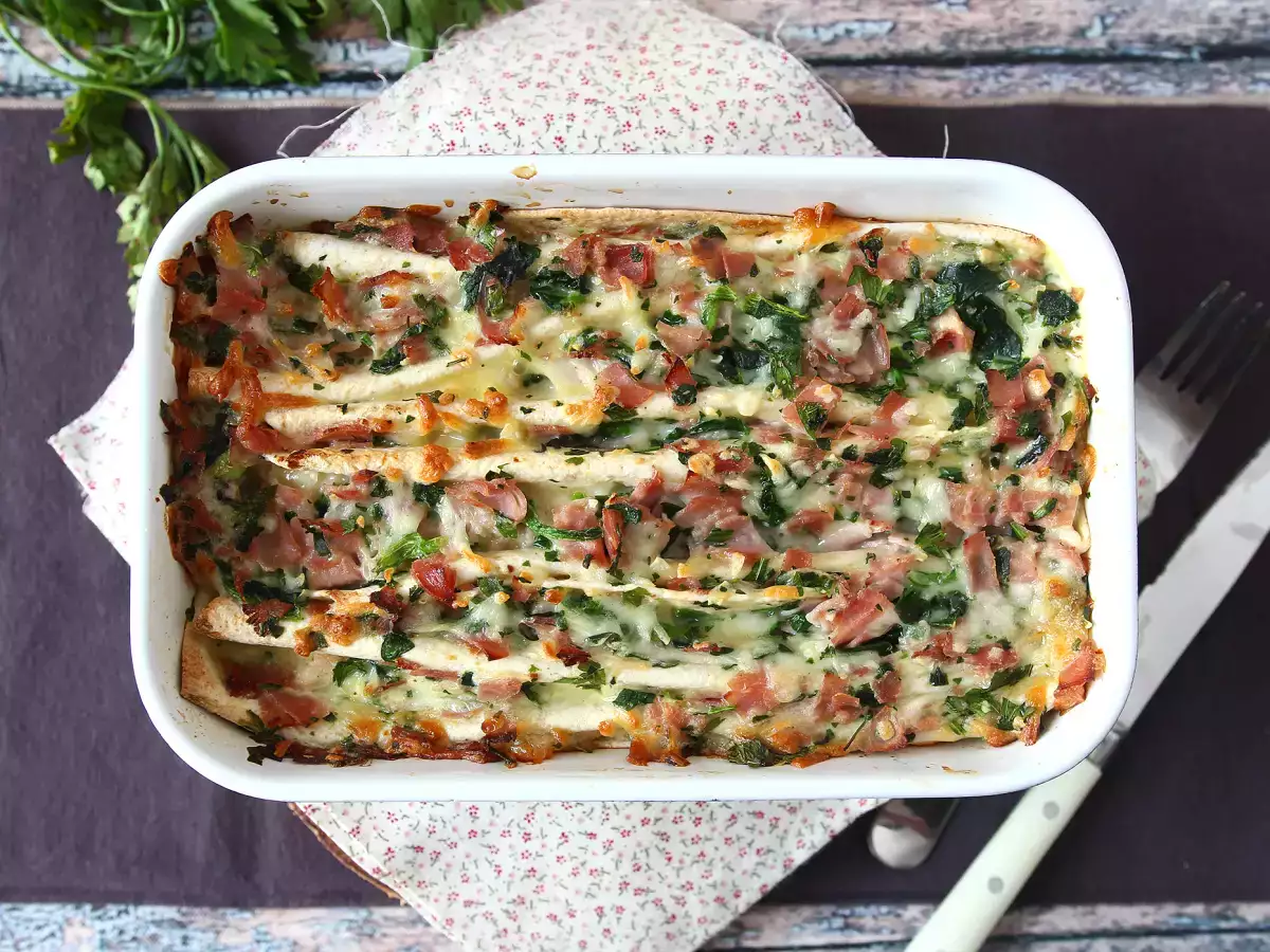 Vad kan man göra med tortillas? Tortillagratäng med skinka, spenat och mozzarella – inspirerad av crinkle cake - foto 5