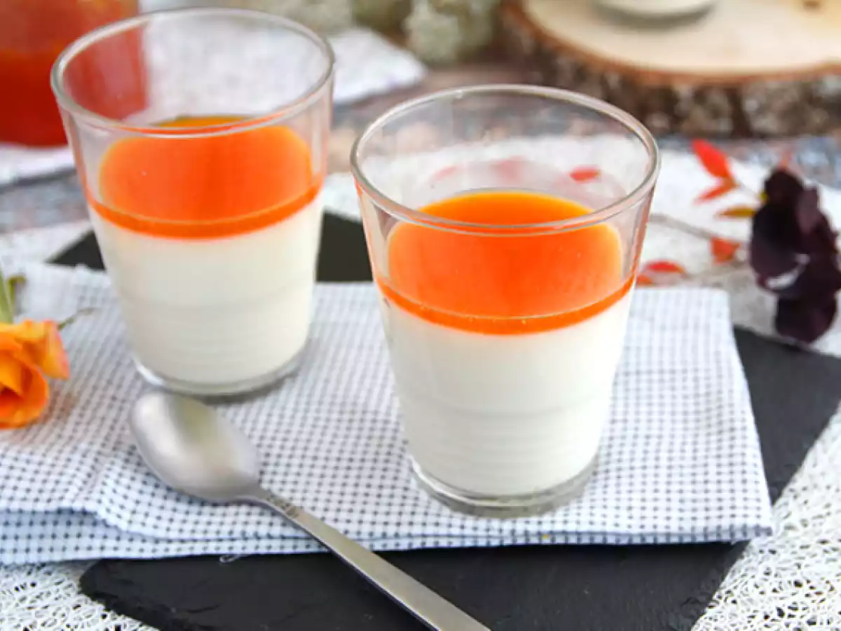 Vaniljpannacotta med aprikoscoulis