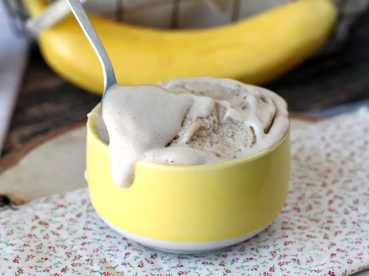 Vaniljvassleglass, hög i protein, snabb och med 3 ingredienser!
