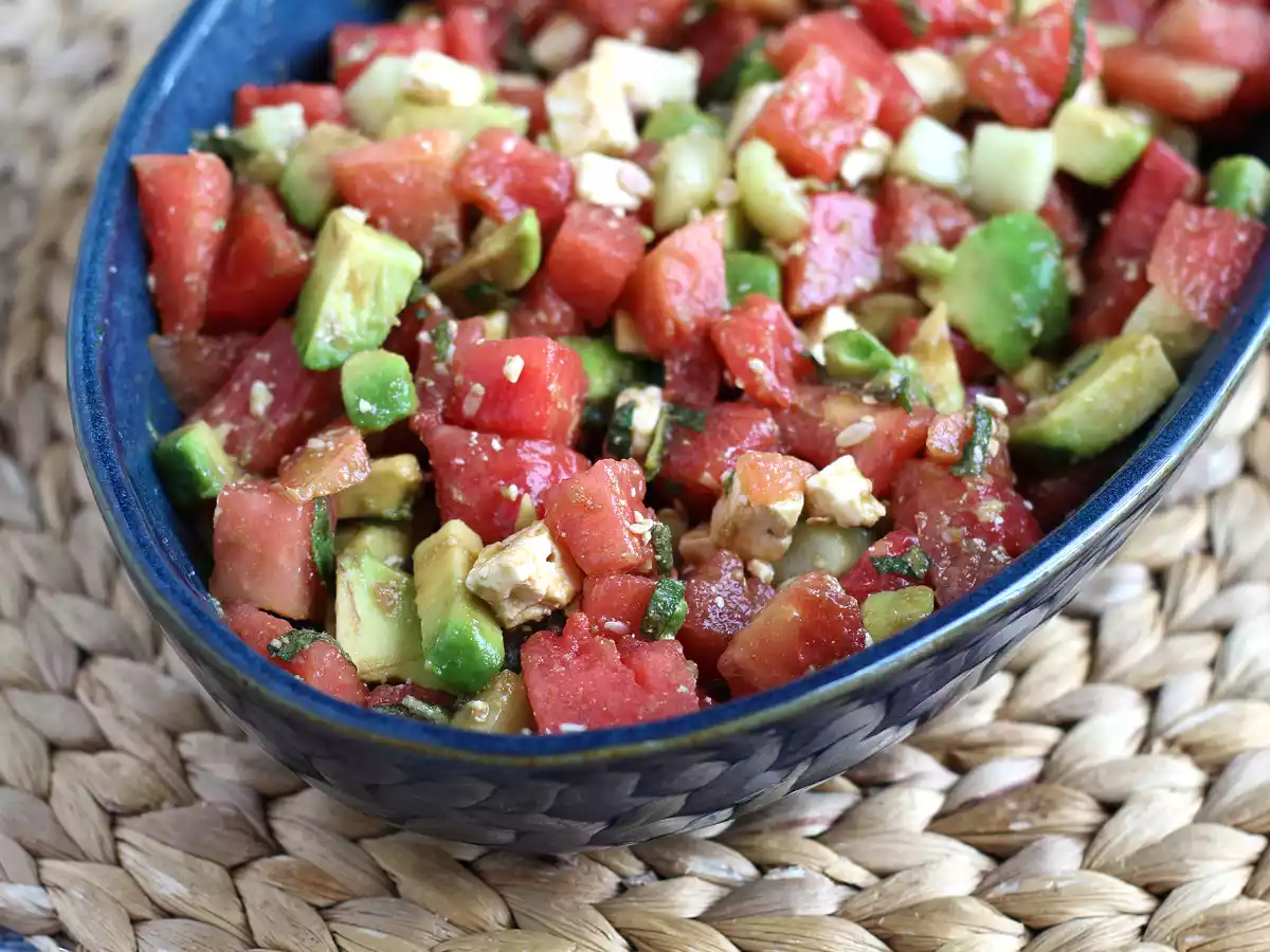 Vattenmelon-, fetaost-, avokado- och gurksallad: extra fräsch! - foto 2