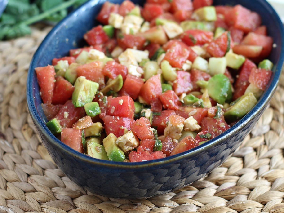 Vattenmelon-, fetaost-, avokado- och gurksallad: extra fräsch! - foto 4