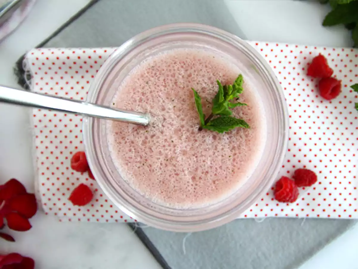 Vegansk hallon- och mintmilkshake - foto 3