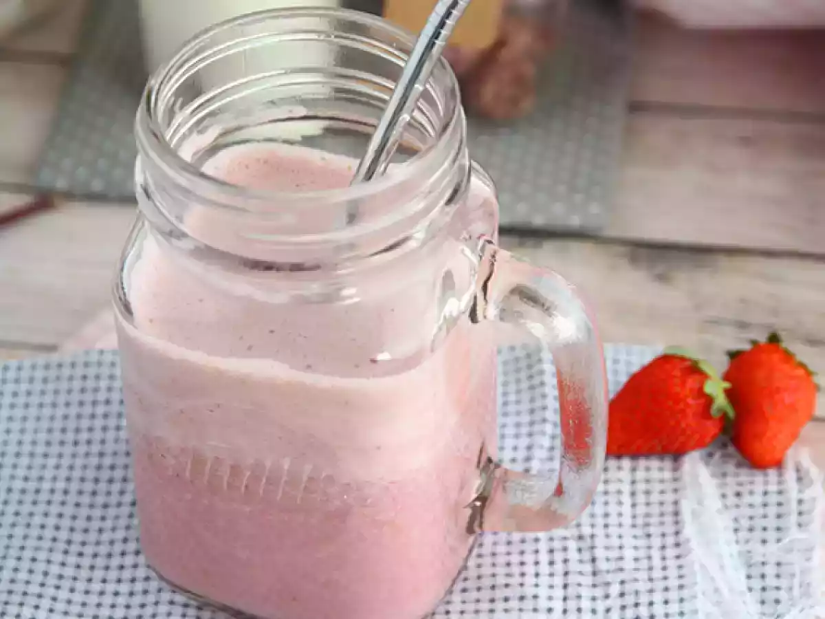 Vegansk milkshake med röda frukter - foto 2