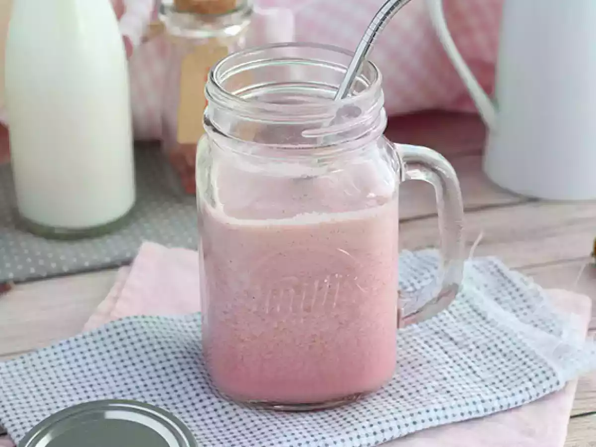 Vegansk milkshake med röda frukter - foto 4