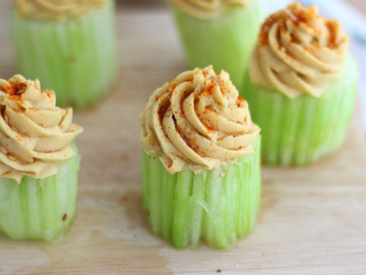 Veganska cupcakes med gurka och hummus