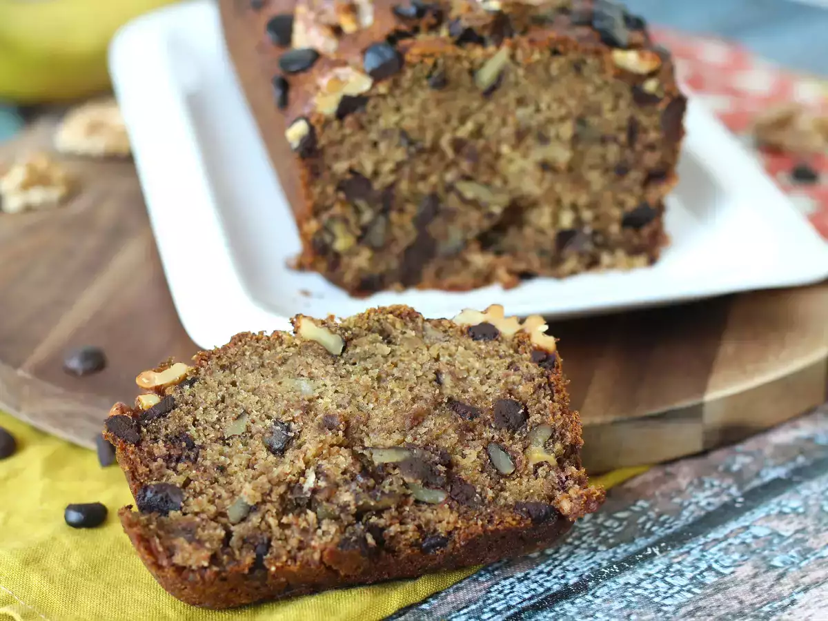 Veganskt bananbröd med miso, valnötter och choklad - foto 2