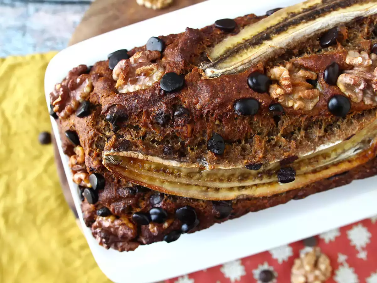 Veganskt bananbröd med miso, valnötter och choklad - foto 4
