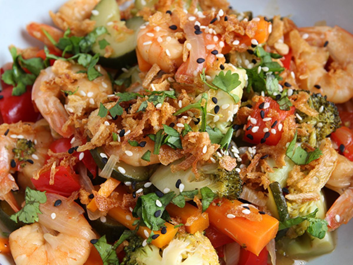Vegetabilisk wok med räkor - foto 5
