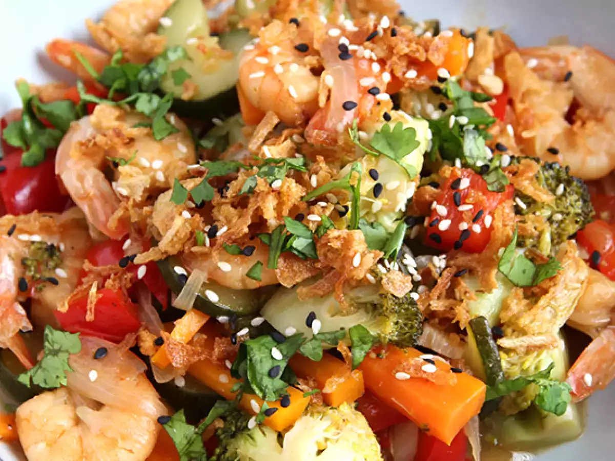 Vegetabilisk wok med räkor - foto 5