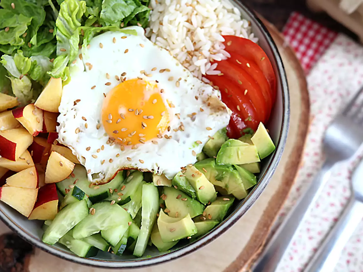 Vegetarisk Buddha bowl – en balanserad och färgstark sallad - foto 4
