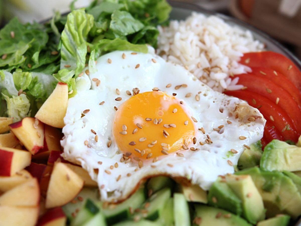 Vegetarisk Buddha bowl - En vackert balanserad och färgstark sallad! - foto 2