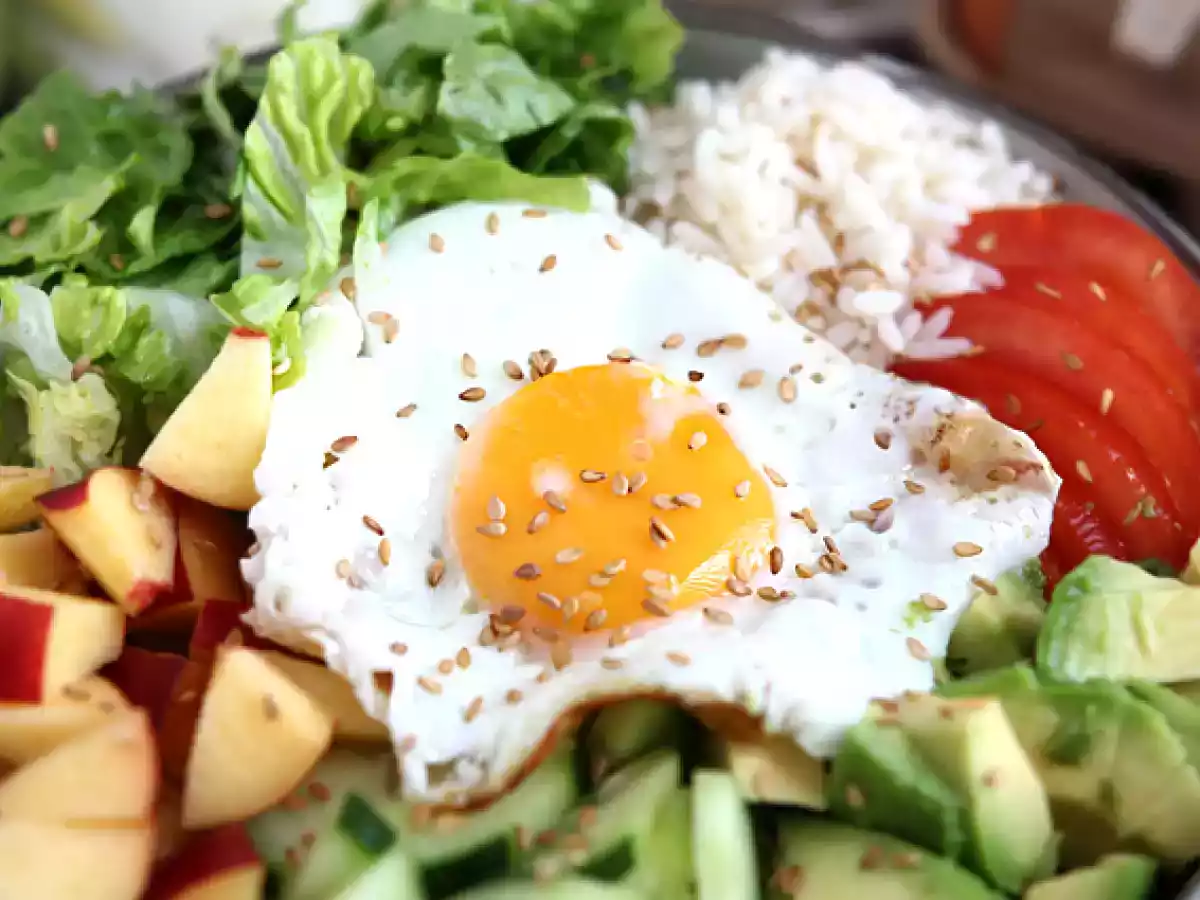 Vegetarisk Buddha bowl - En vackert balanserad och färgstark sallad! - foto 2