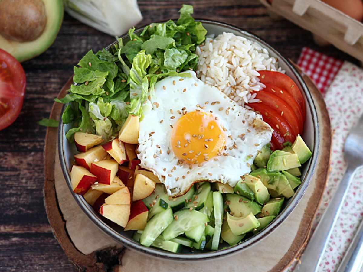 Vegetarisk Buddha bowl - En vackert balanserad och färgstark sallad! - foto 5