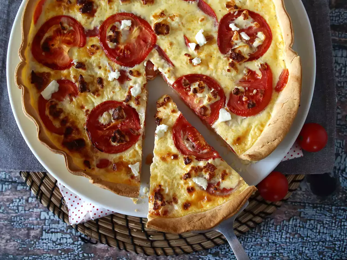 Vegetarisk tomat- och fetaquiche, perfekt att ta med på picknicken! - foto 2