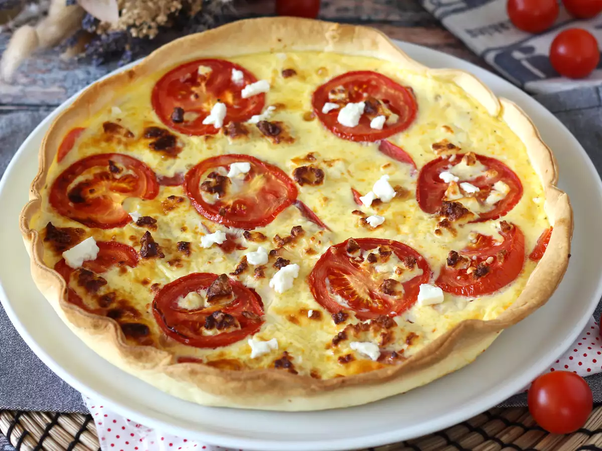 Vegetarisk tomat- och fetaquiche, perfekt att ta med på picknicken! - foto 3