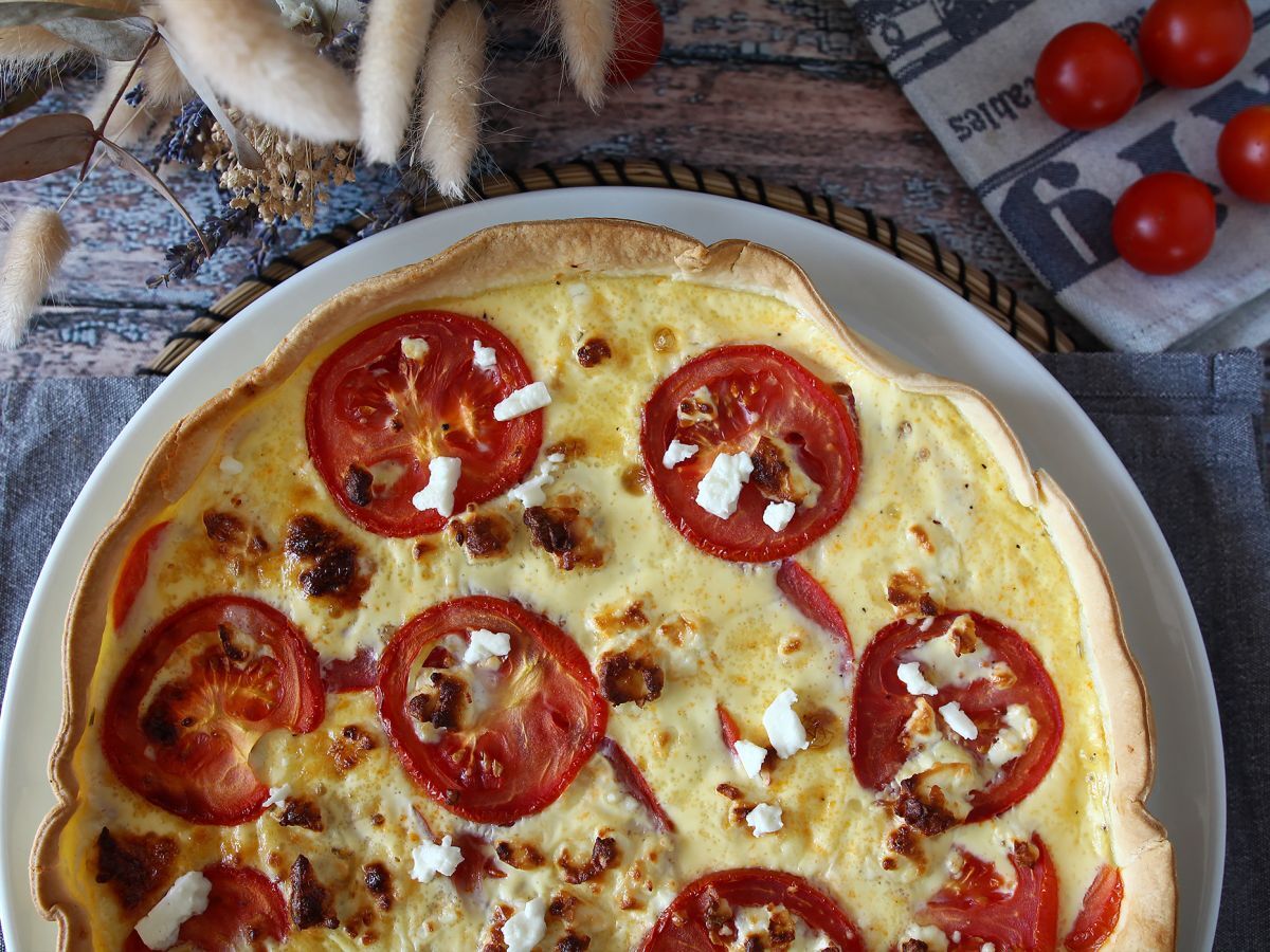 Vegetarisk tomat- och fetaquiche, perfekt att ta med på picknicken! - foto 5