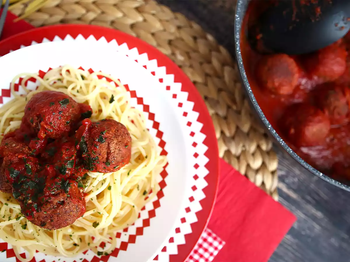 Vegetariska köttbullar av seitan med tomatsås - foto 2