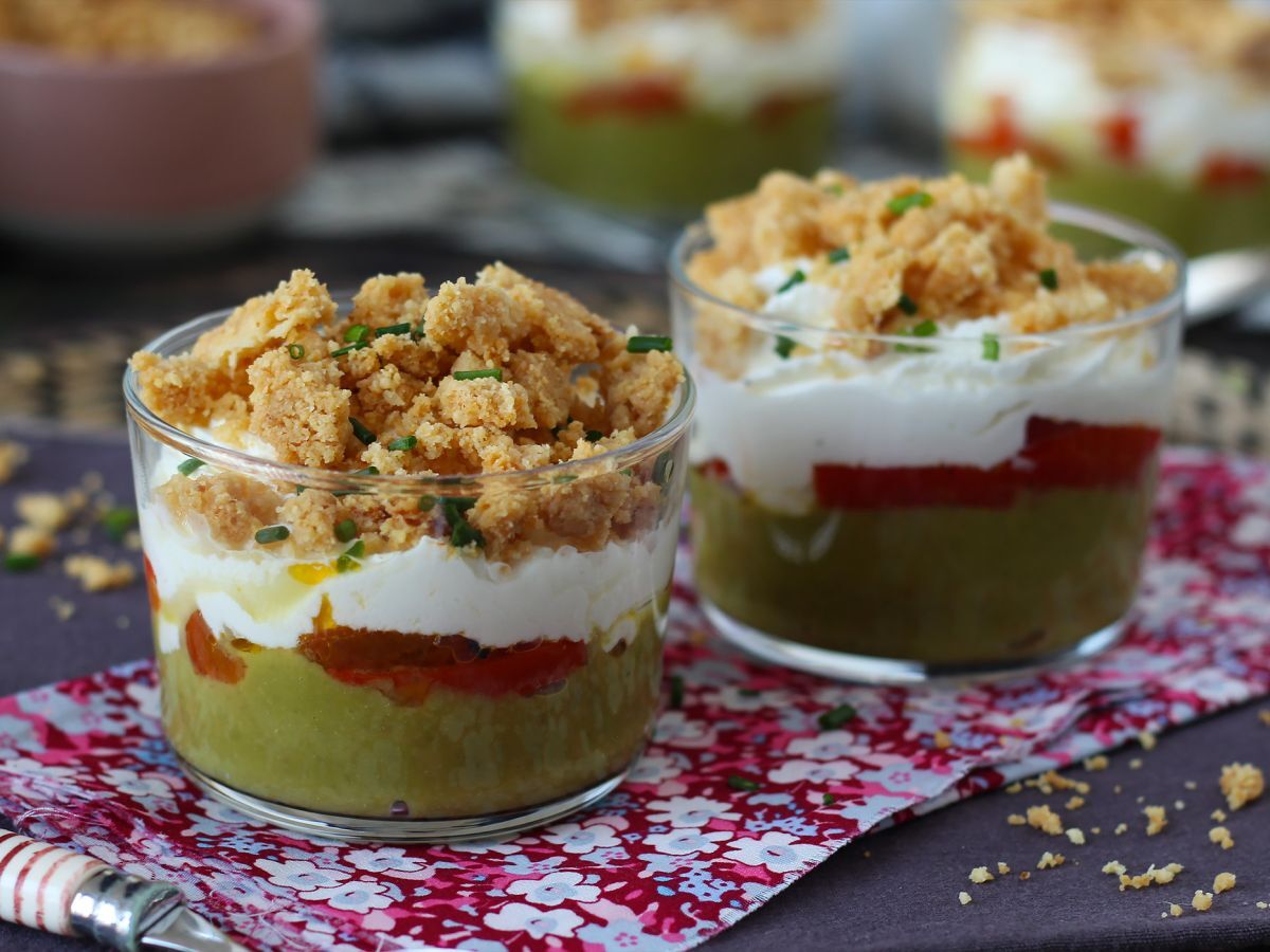 Vegetariska verrines: ärtsoppa, parmesancrumble och mascarponekräm