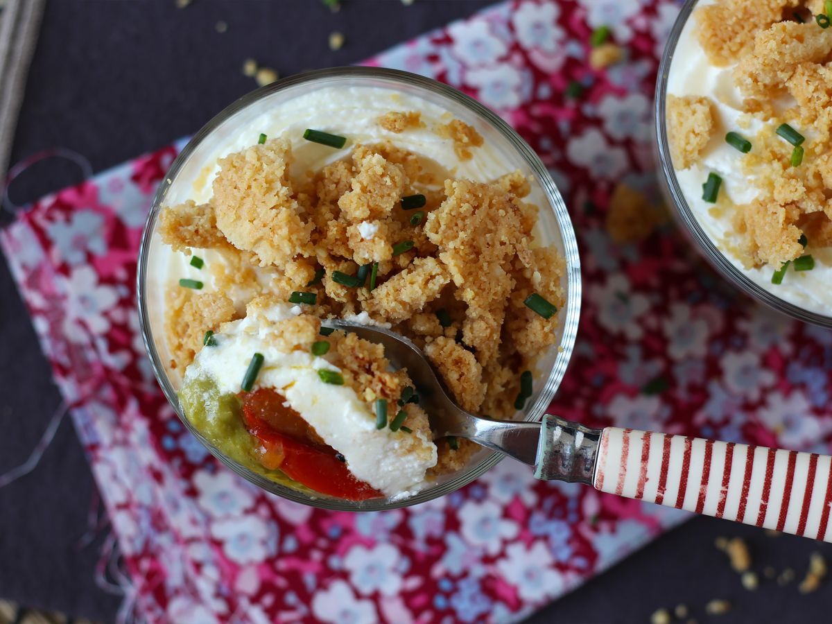 Vegetariska verrines: ärtsoppa, parmesancrumble och mascarponekräm - foto 4