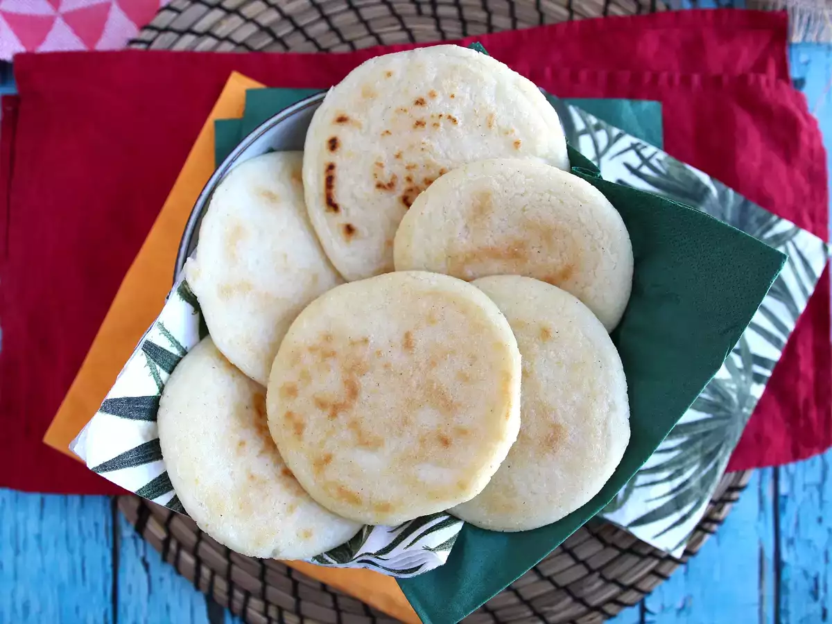 Venezuelanska arepas, glutenfria brödrullar gjorda på bara 3 ingredienser - foto 3
