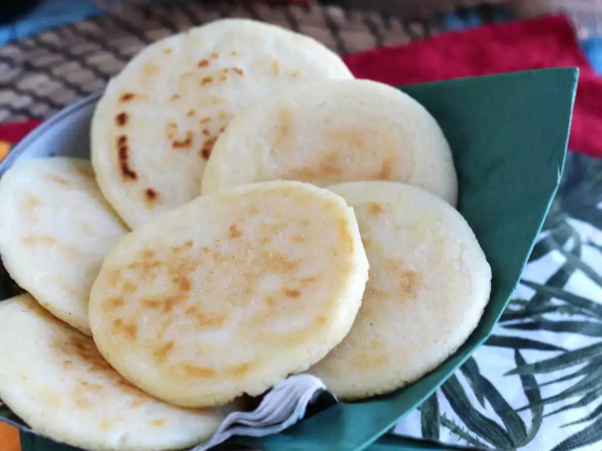 Venezuelanska arepas, glutenfria brödrullar gjorda på bara 3 ingredienser - foto 4