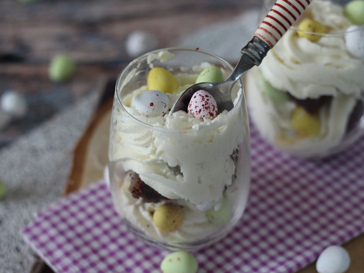 Verriner med påskbrownie och vispgrädde - foto 4