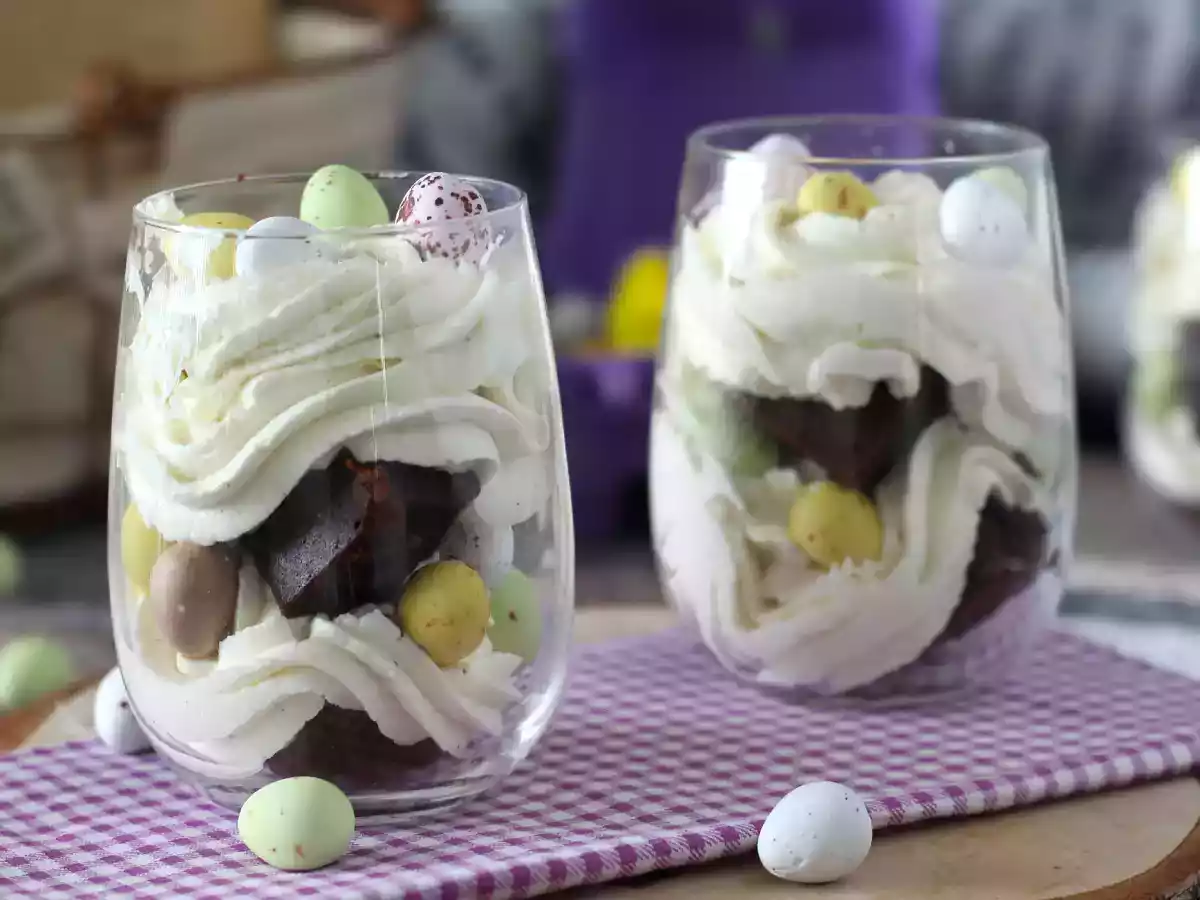 Verriner med påskbrownie och vispgrädde - foto 6