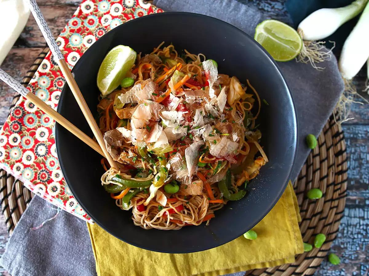 Yakisoba – japanska wokade nudlar med grönsaker - foto 3