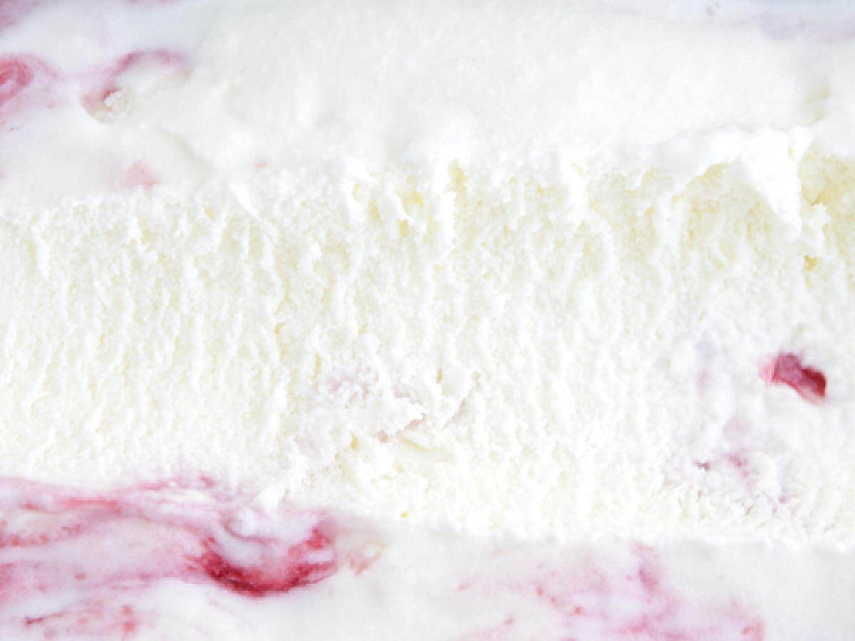 Yoghurt- och hallonglass - foto 3