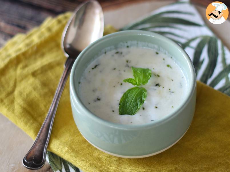 Yoghurtsås till sallader och köttbullar