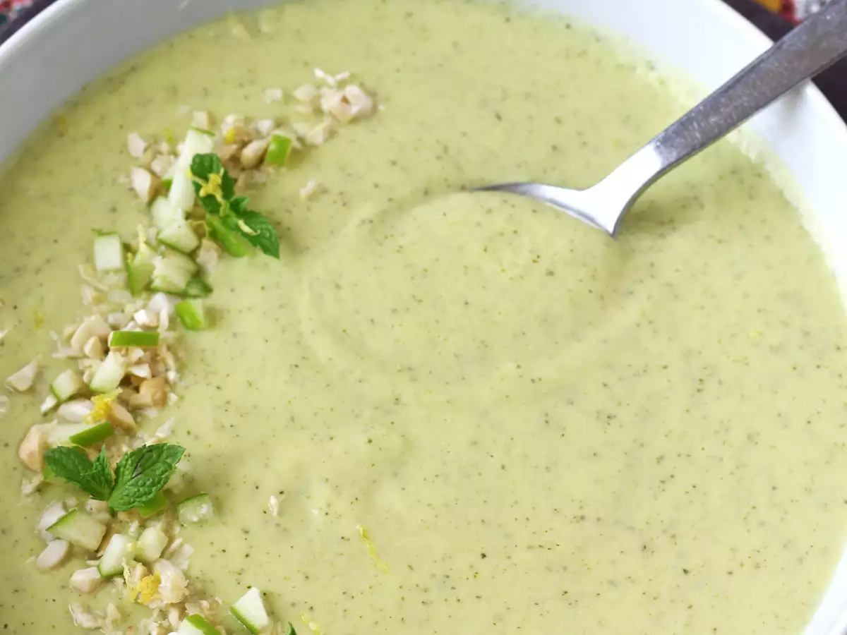 Zucchini- och grön äpplekräm med yoghurt klar på 30 minuter - foto 2