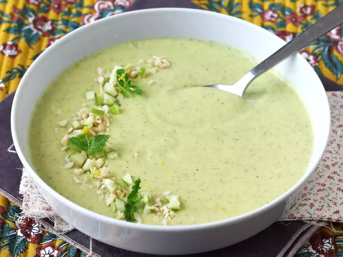 Zucchini- och grön äpplekräm med yoghurt klar på 30 minuter - foto 4