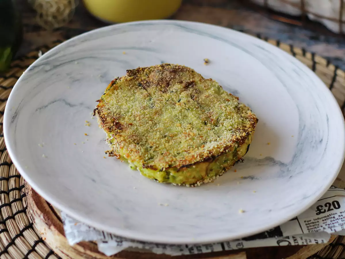 Zucchini- och potatisburgare i airfryer