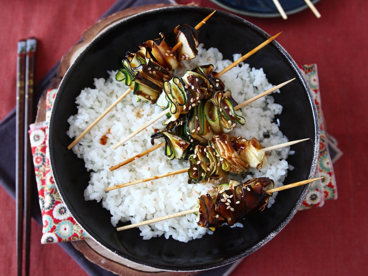 Zucchinikebab med en god, kryddig asiatisk sås - foto 2