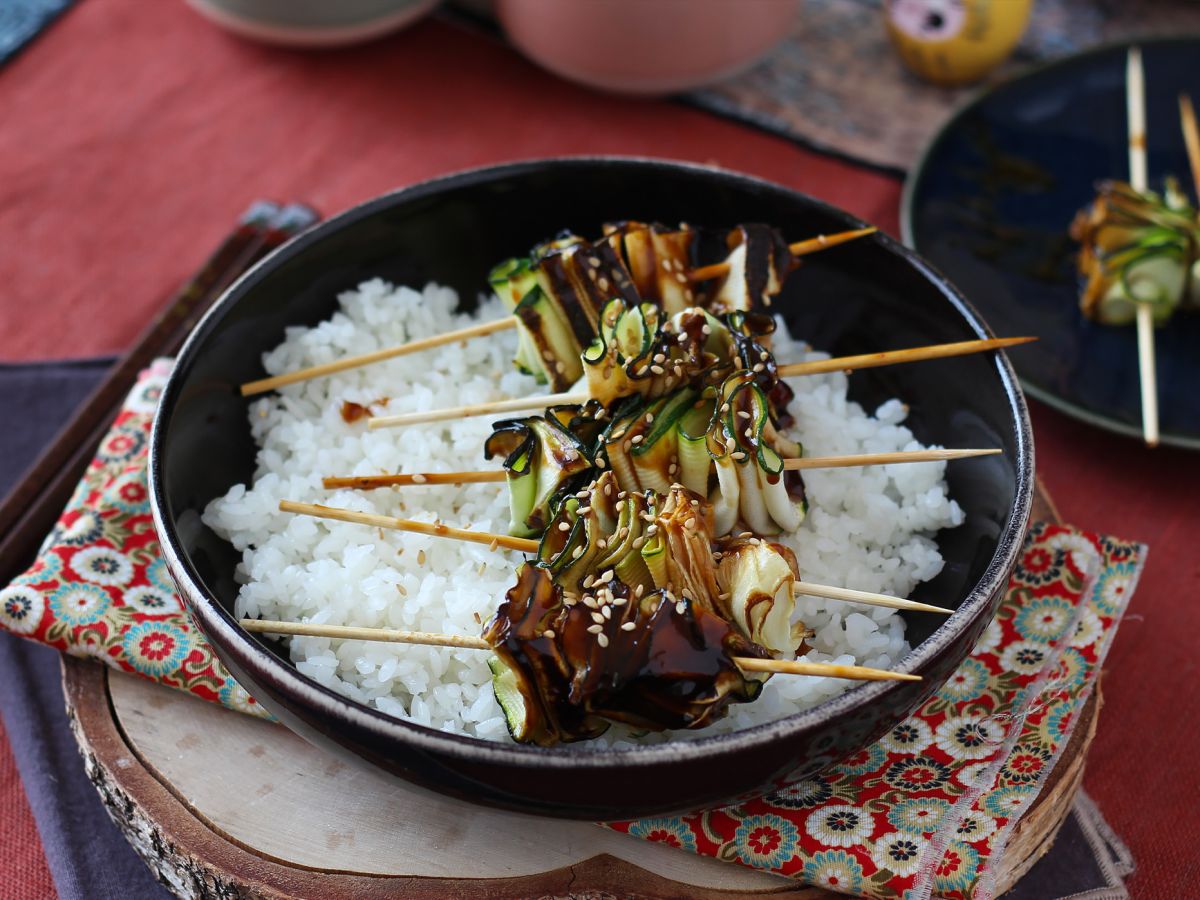 Zucchinikebab med en god, kryddig asiatisk sås - foto 4