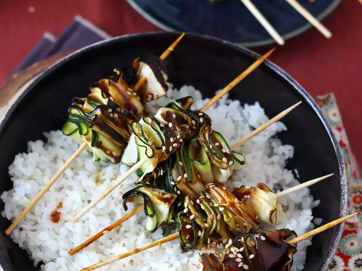 Zucchinikebab med en god, kryddig asiatisk sås - foto 7