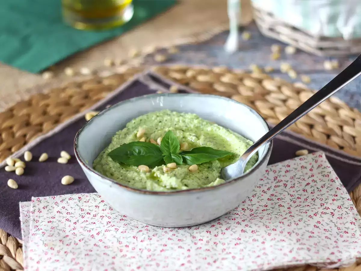 Zucchinipesto, det snabba och välsmakande receptet utan tillagning - foto 5