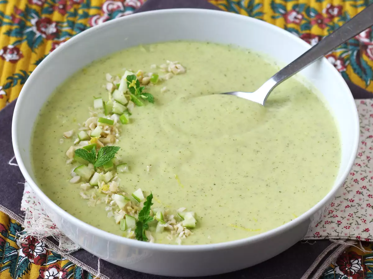 Zucchinisoppa med grönt äpple och yoghurt – klar på 30 minuter - foto 4